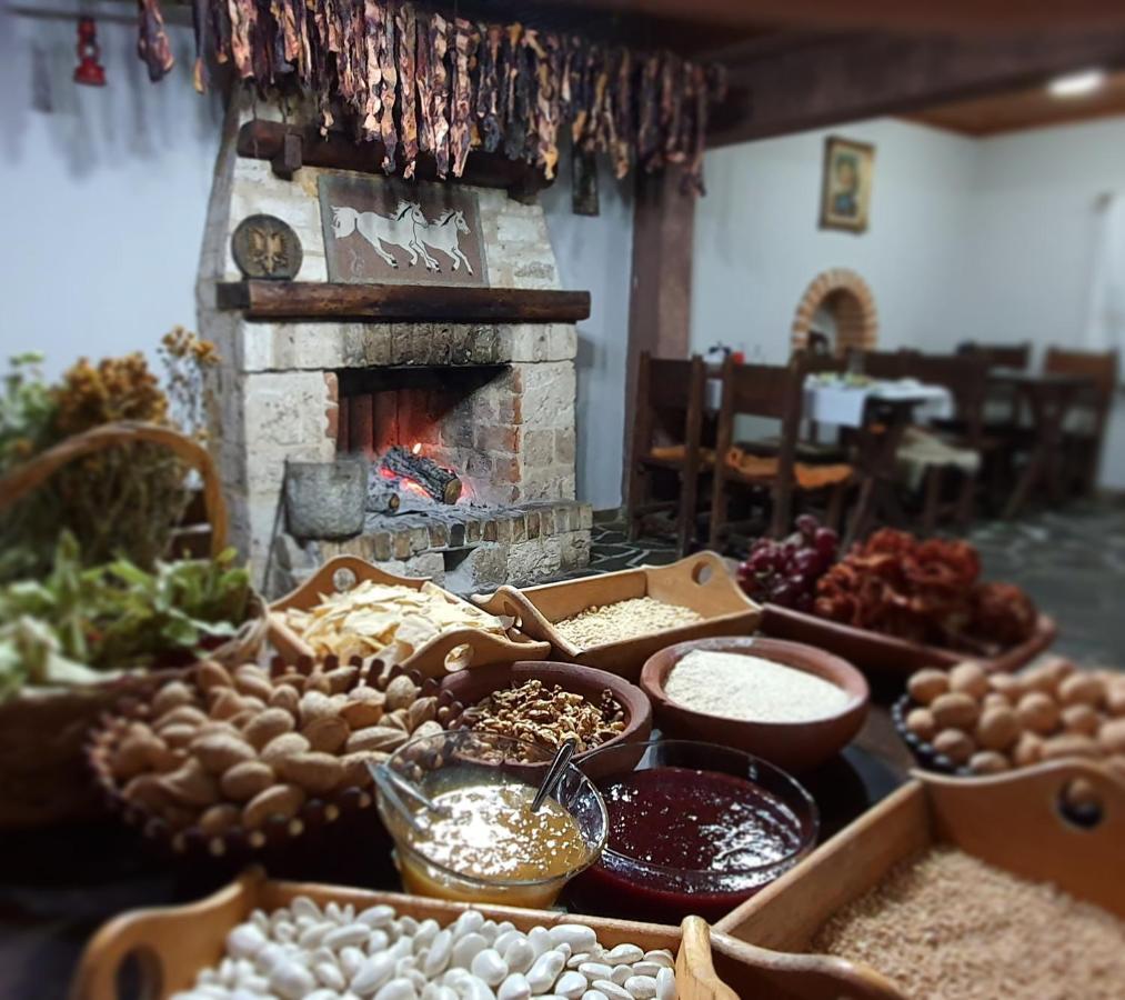 Hotel Farma Sotira Leskovik Esterno foto